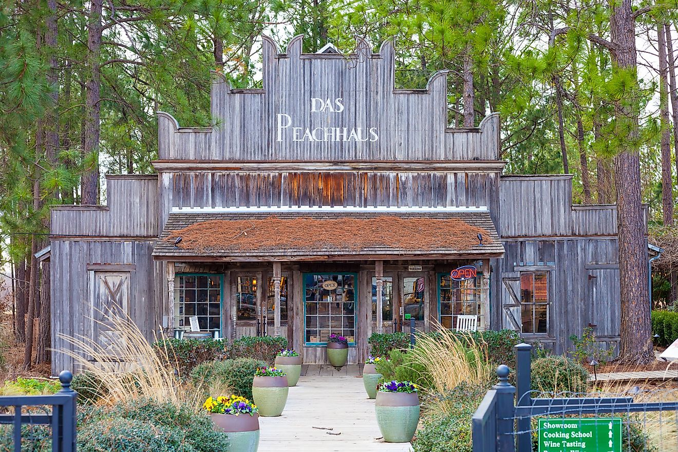 Das Peachhaus in Fredericksburg, Texas. Editorial credit: Moab Republic / Shutterstock.com