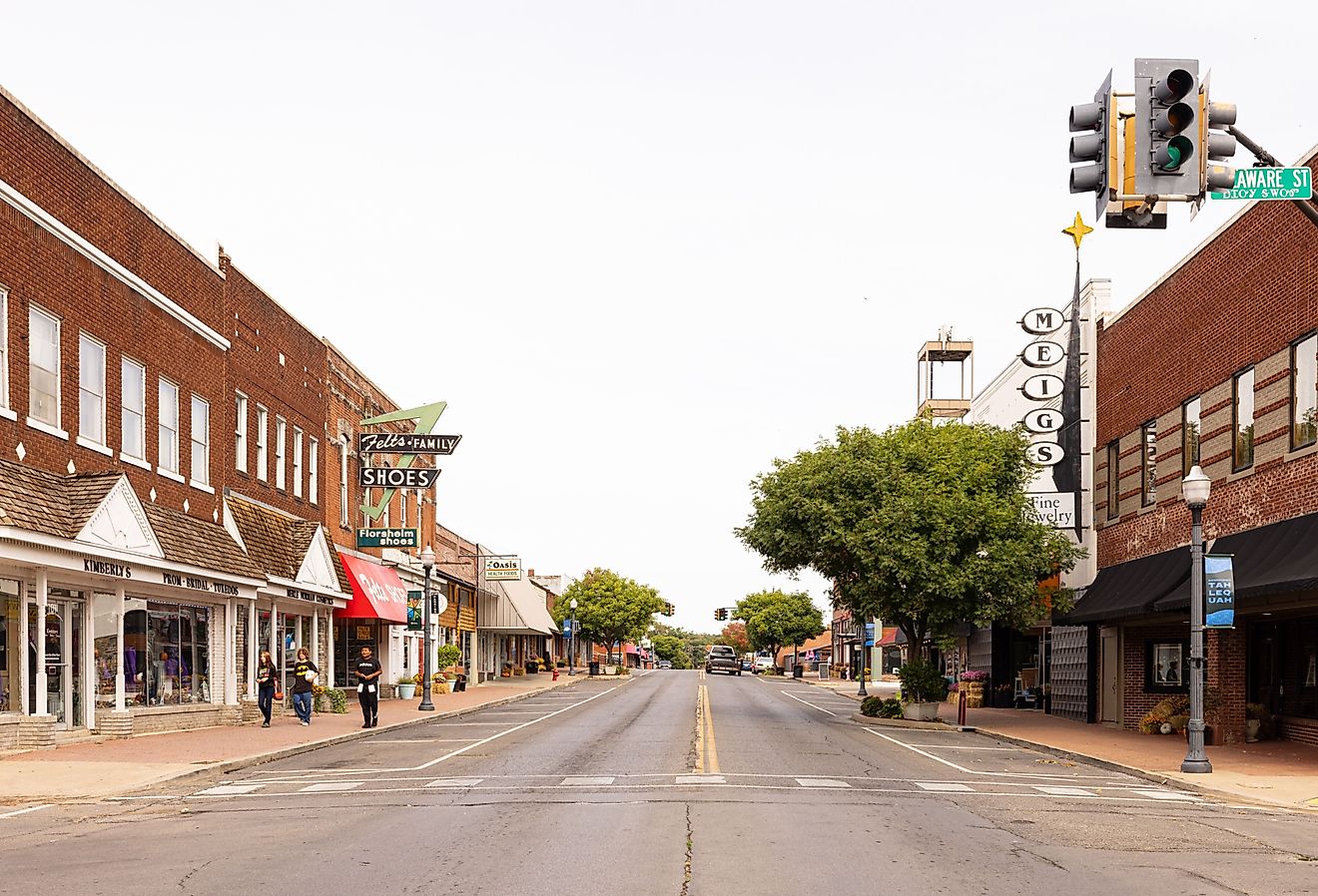 The old business district on Muskogee Avenue in Tahlequah, Oklahoma. Image credit Roberto Galan via Shutterstock.