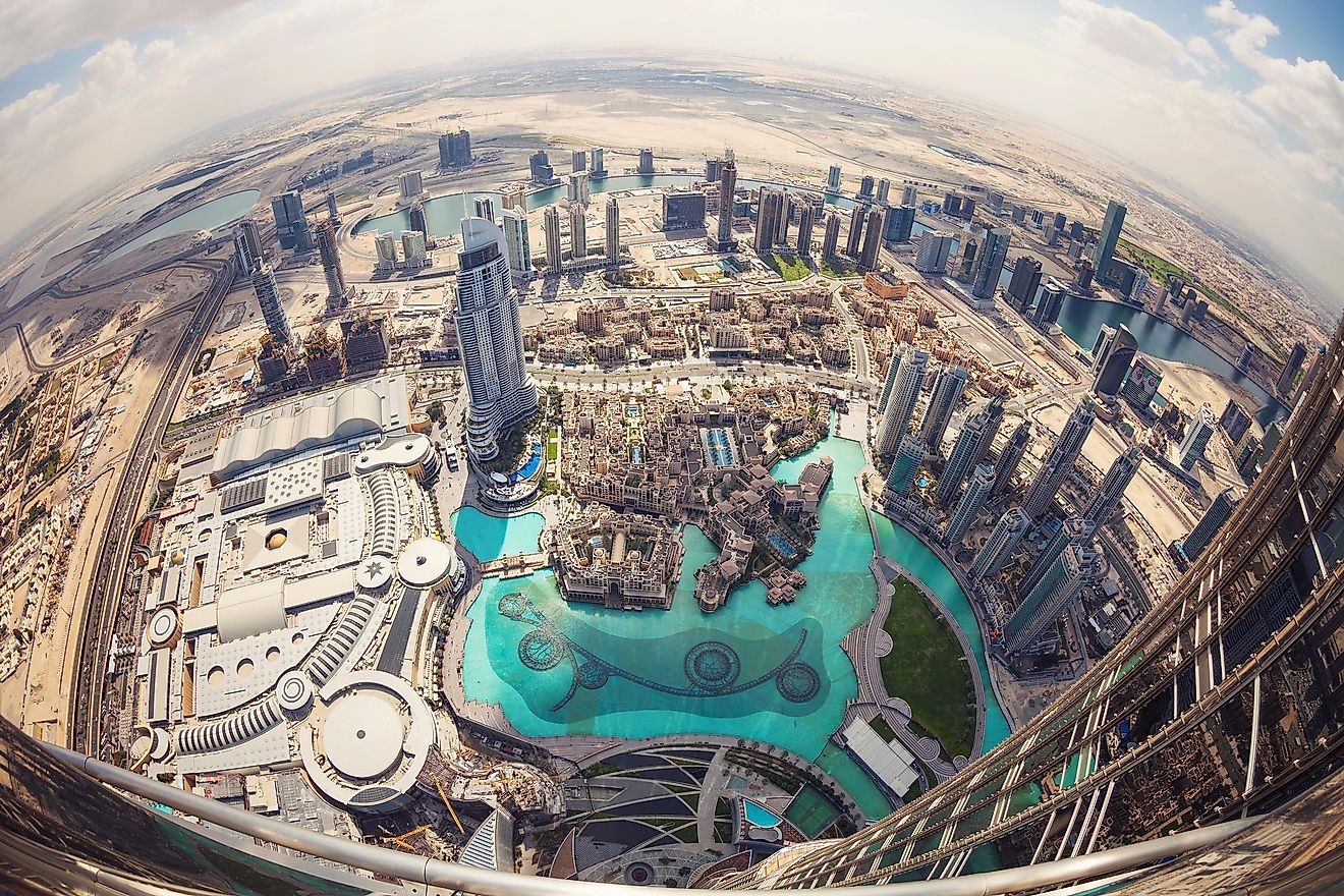 During the busiest hours of construction, there would be up to 12,000 people working on the site. Credit: Photobac / Shutterstock.com