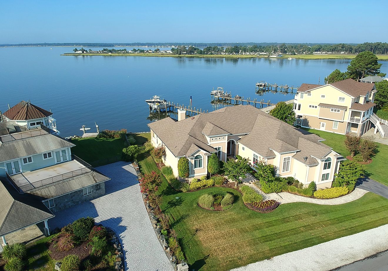 The view of the luxury waterfront homes by the bay in Rehoboth Beach, Delaware. Editorial credit: Khairil Azhar Junos / Shutterstock.com.