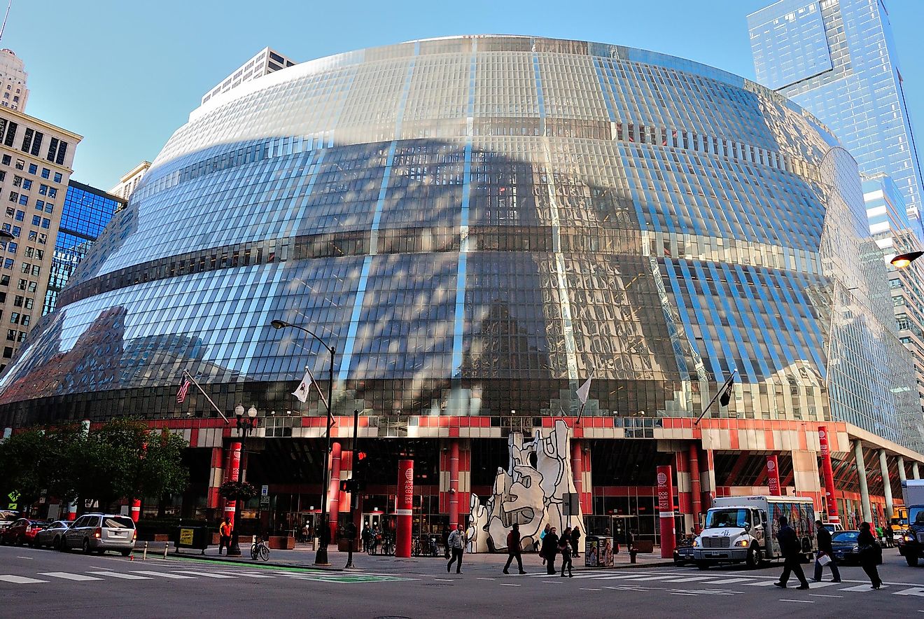 The James R. Thompson Center was built in 1985, and the first reactions were divisive.Image credit: Nina Alizada / Shutterstock.com