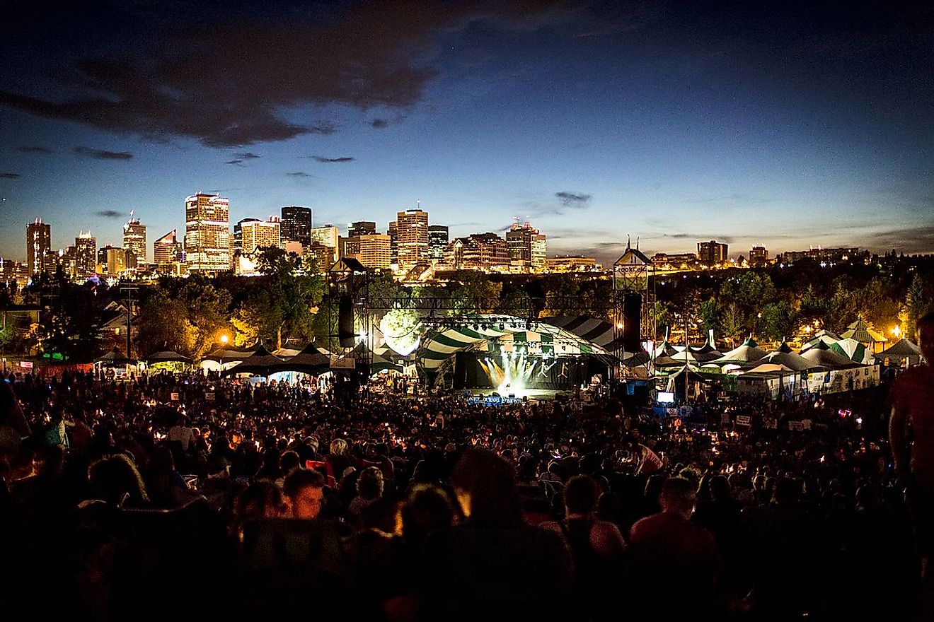 A huge crowd attend the Edmonton Folk Music Festival. Image credit: Alexscuccato/Wkimedia.org