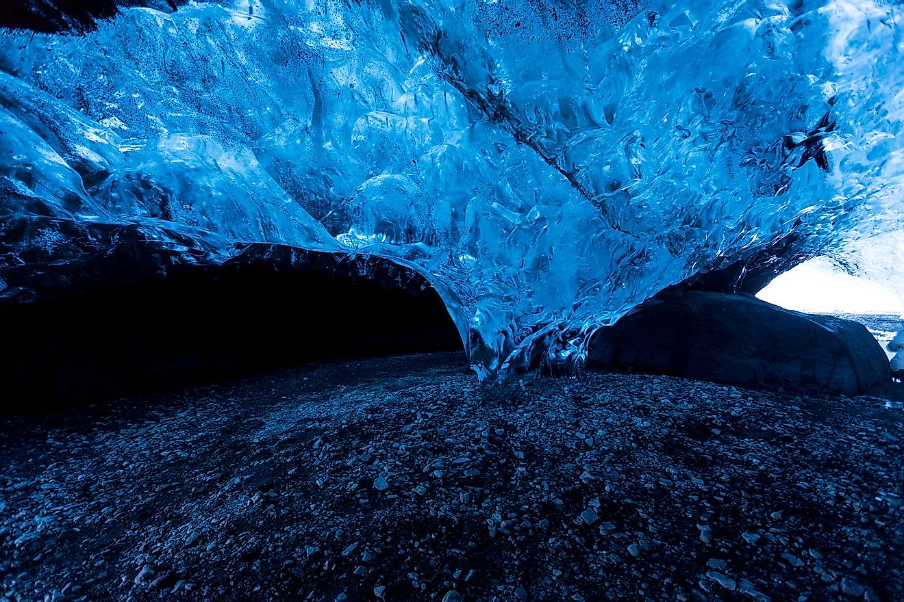 Ice caving under the Vatnajökull Glacier (Iceland). Image credit: David Phan/Flickr.com