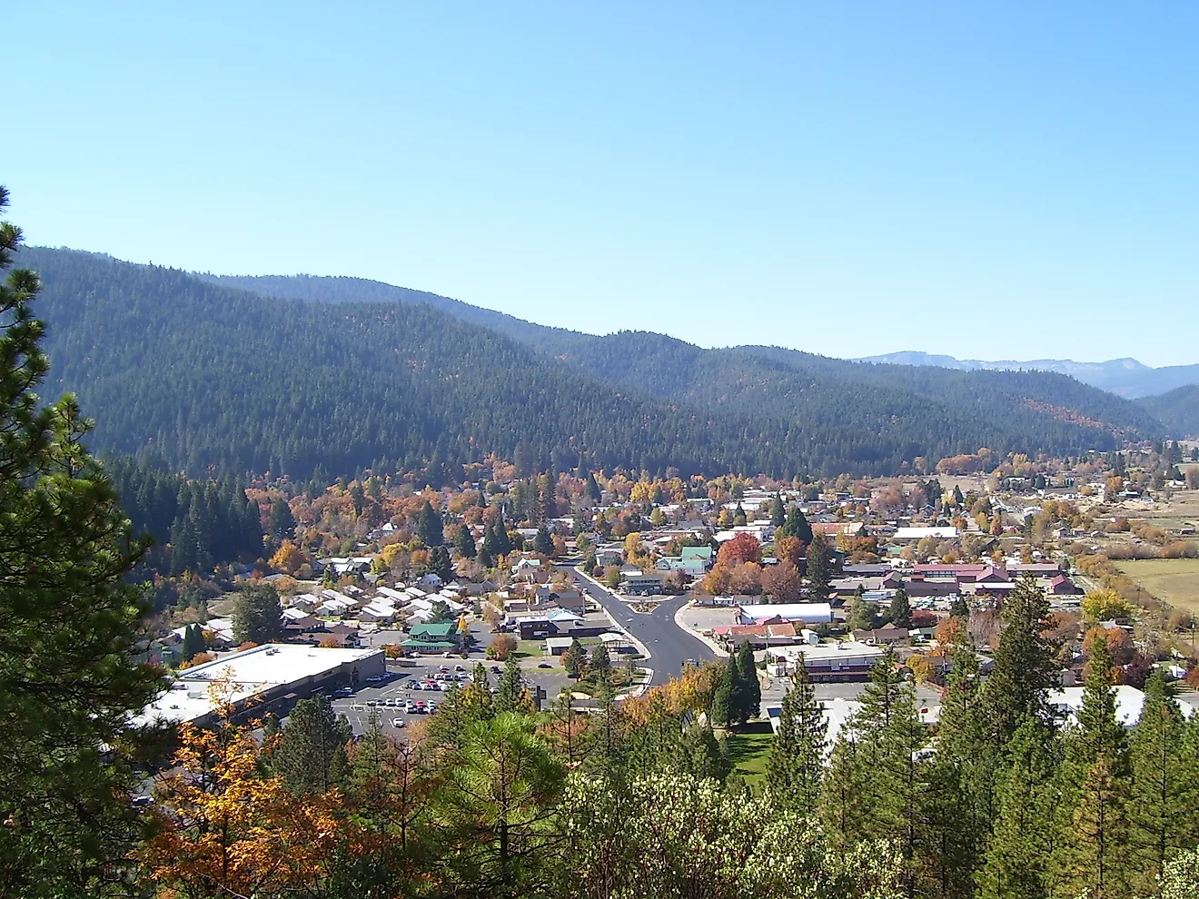 Aerial view of Quincy, a scenic town in California. By Kenneth Green - Own work, CC BY-SA 3.0, Wikimedia Commons.