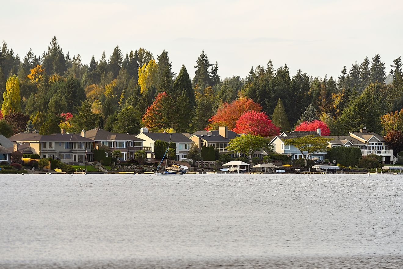 Waterfront homes in Lake Sammamish, Washington-USA