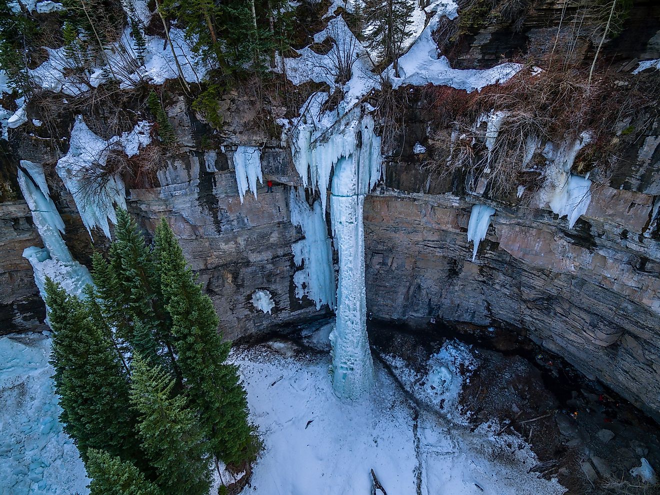 The frozen Fang Waterfall located in Vail, Colorado. Image credit: Nicholas Courtney/Shutterstock.com