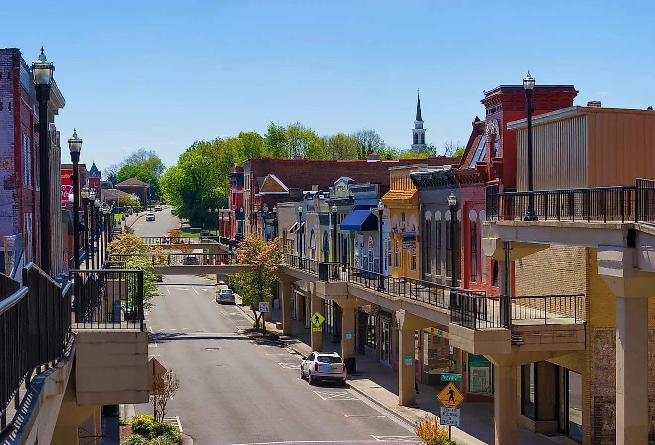 The historic downtown district of Morristown, Tennessee. Image credit Dee Browning via Shutterstock