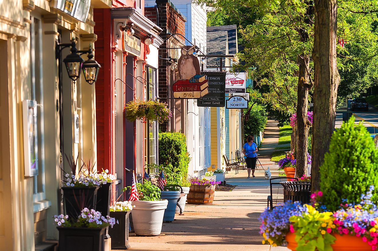 Quaint shops and businesses in Hudson, Ohio. Editorial credit: Kenneth Sponsler / Shutterstock.com.
