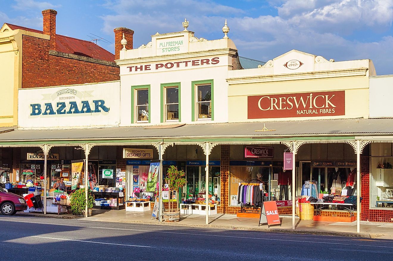 Beechworth, Victoria, Australia: Colorful shops on Ford Street