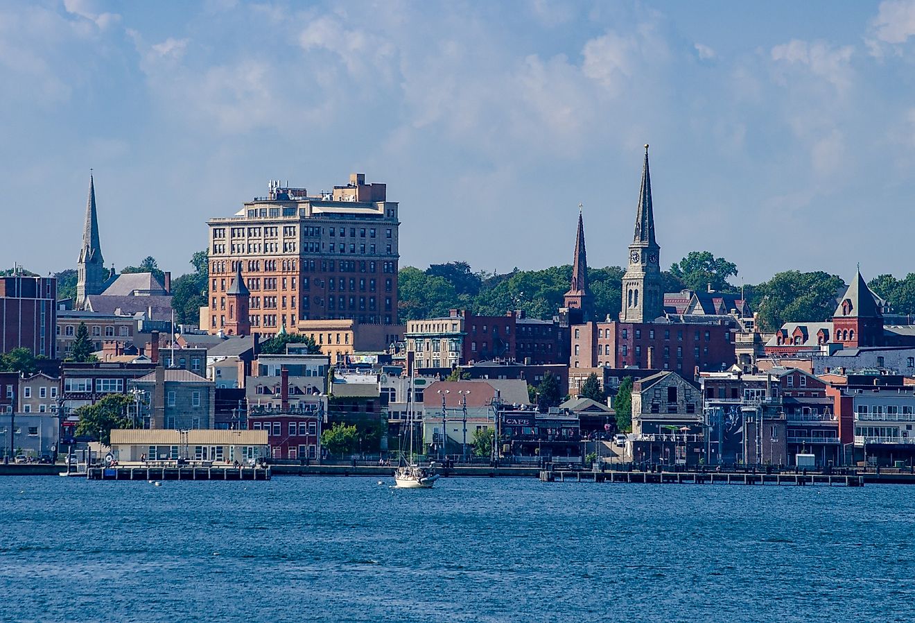 Skyline of the city of New London, Connecticut.