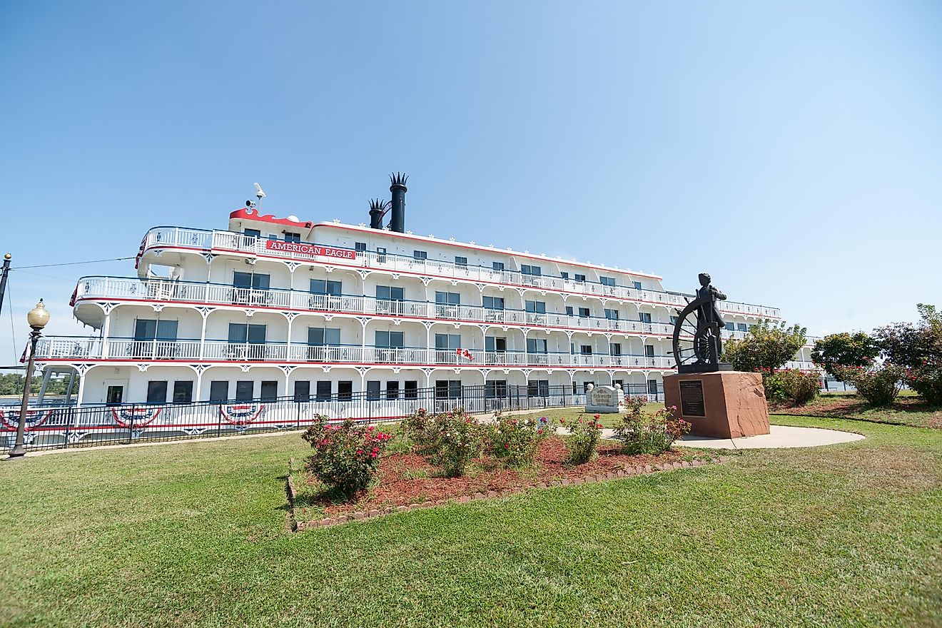 A scene from Hannibal, Missouri. Editorial credit: Photos BrianScantlebury / Shutterstock.com