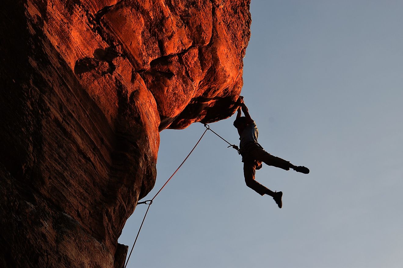Rock climbing is considered an extreme sport. Image credit: Shri ram/Pixabay
