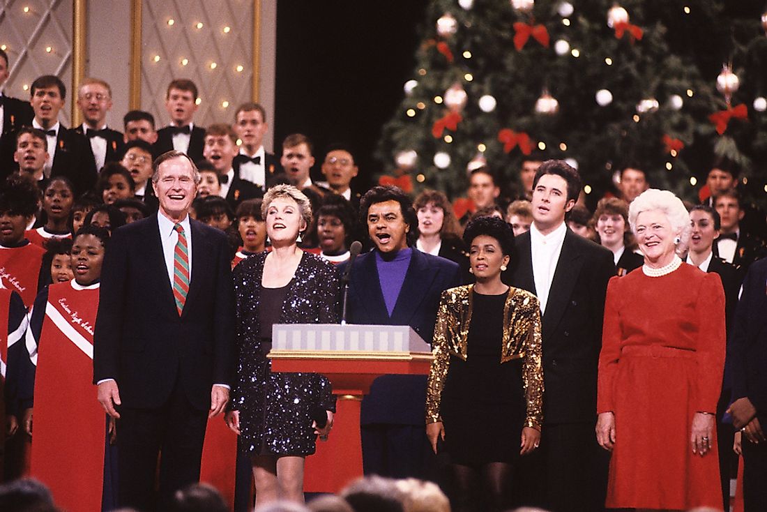 Barbara Bush, far right, at Christmas 1991. Editorial credit: mark reinstein / Shutterstock.com. 