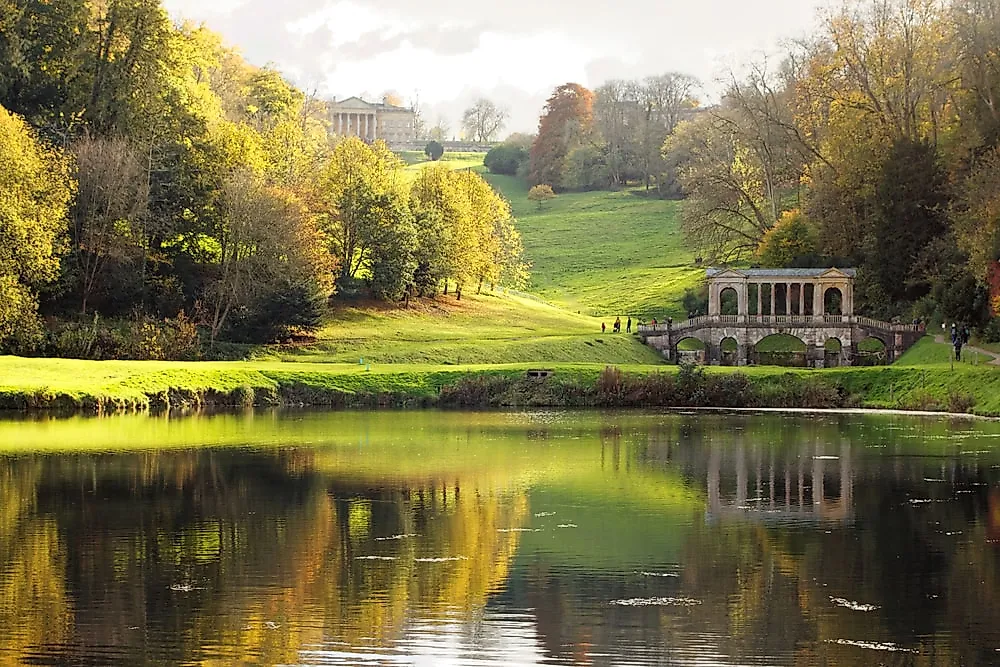 An autumn scene in Prior Park Landscape Garden. 