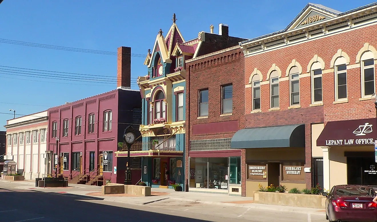 Main Street in downtown Beatrice, Nebraska. Image credit Ammodramus via Wikimedia Commons.