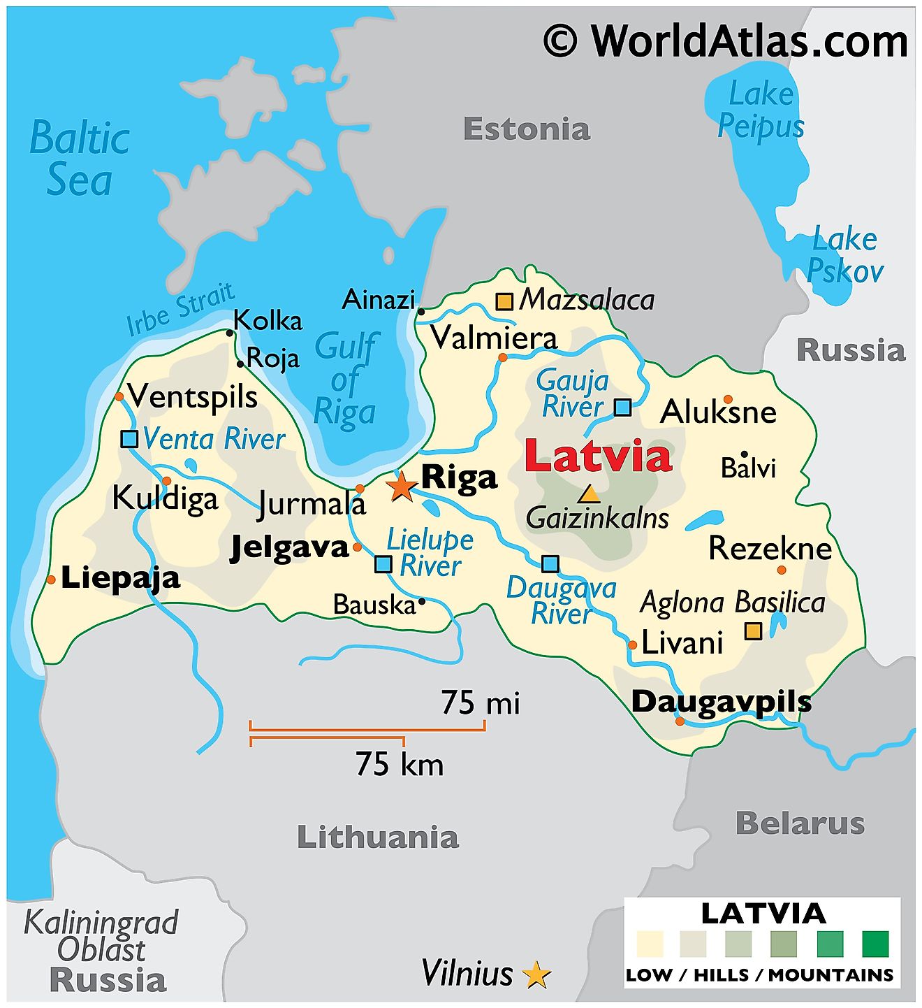 Mapa físico de Letonia que muestra el terreno, los ríos principales, las ciudades importantes, las fronteras internacionales, etc.