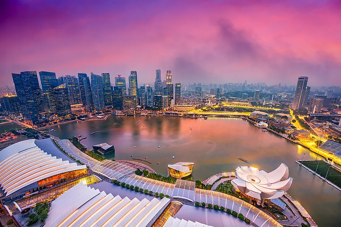 The skyline of Singapore's marina. 