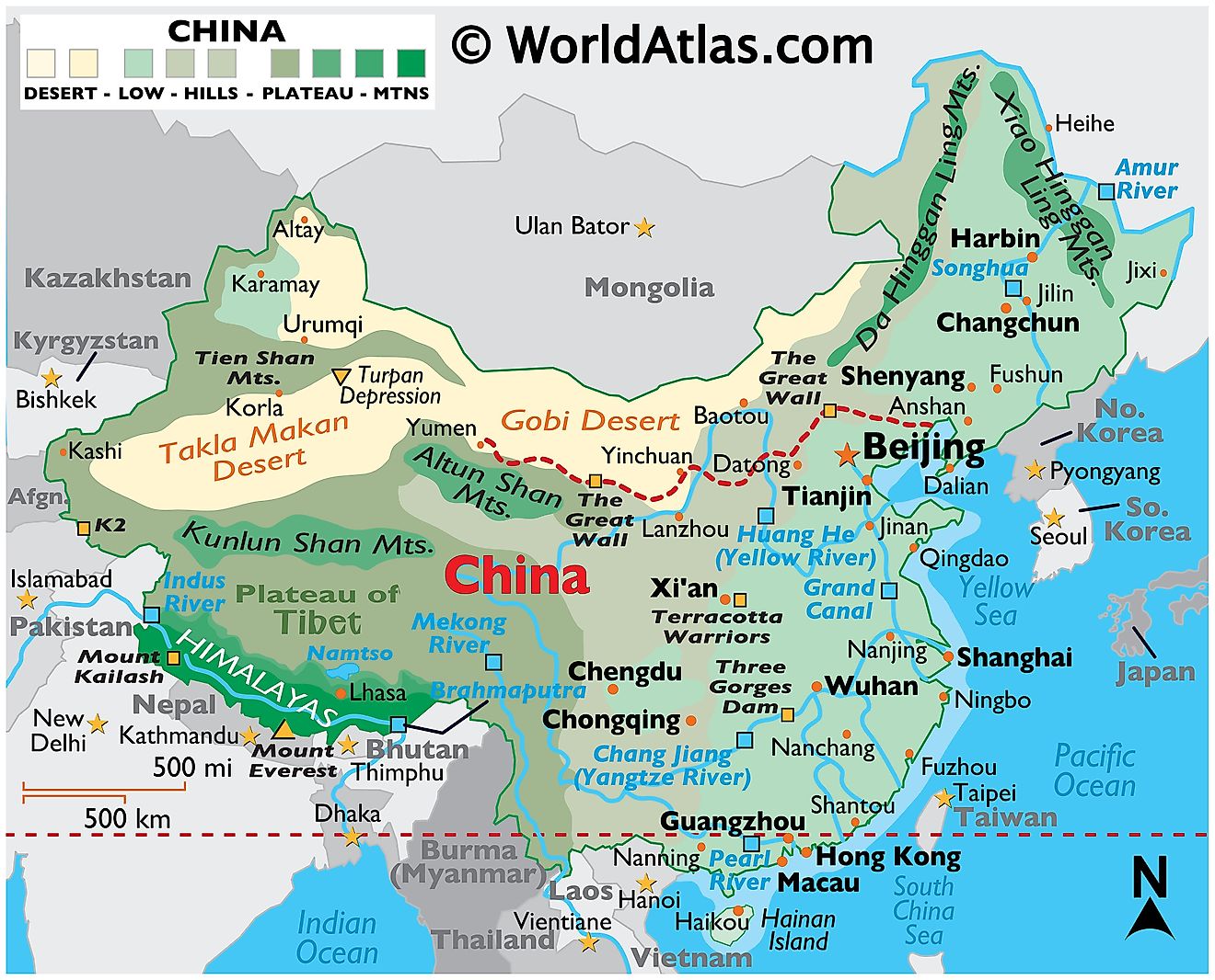 Mapa Físico de China mostrando las fronteras internacionales, relieve, cadenas montañosas, desiertos como el Gobi y Takla Makan, ciudades importantes, islas, etc.