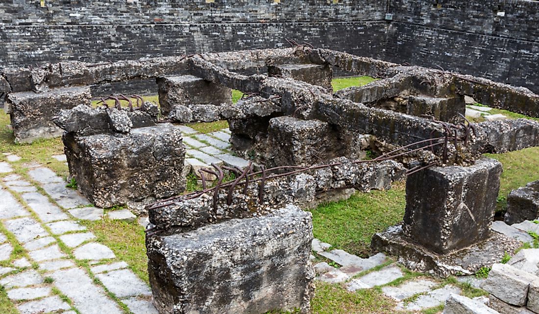 Ruins in Kowloon Walled City Park in Hong Kong.  Editorial credit: e X p o s e / Shutterstock.com