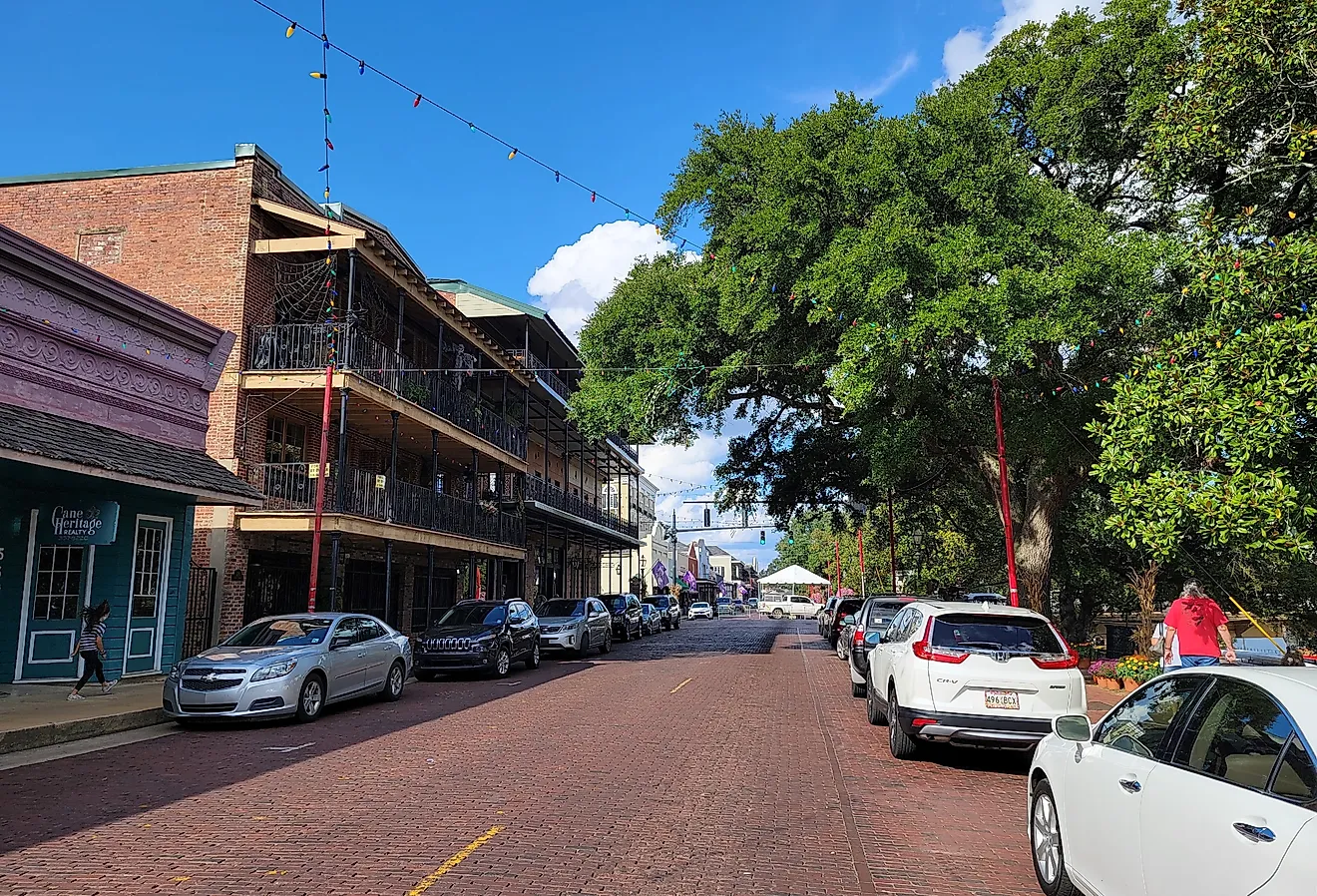 Downtown Natchitoches in the autumn on a sunny day. Editorial credit: VioletSkyAdventures / Shutterstock.com