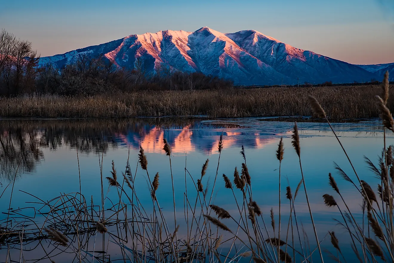 Sunset and reflection on Utah Lake. Credit: Layne V. Naylor/Shutterstock.co 