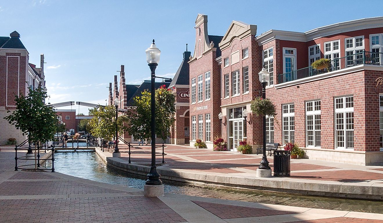 City centre with lift bridge and canal at Dutch village Pella.