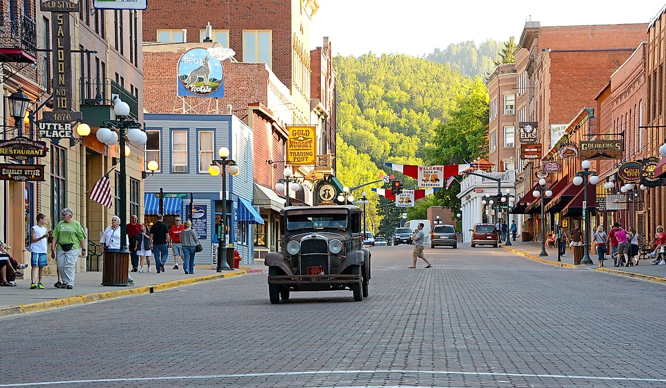Main Street in Deadwood, South Dakota. Image: Michael Kaercher / Shutterstock.
