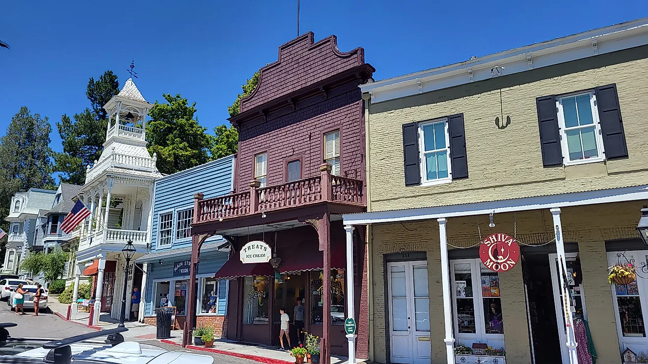 Downtown Nevada City, California (By Gb321 - Own work, CC BY 4.0, Wikimedia Commons.)