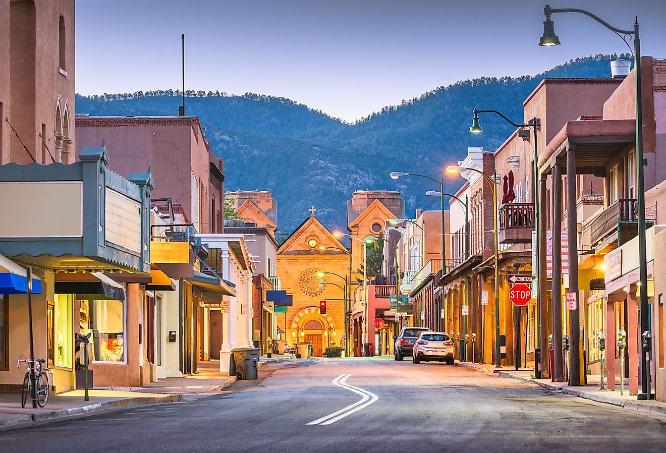 Downtown street view of Santa Fe, New Mexico.