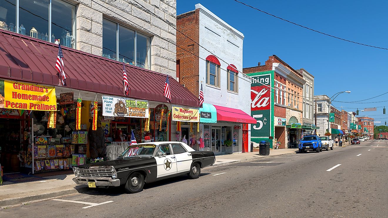 Main Street in downtown Mount Airy, North Carolina. Nagel Photography / Shutterstock.com.