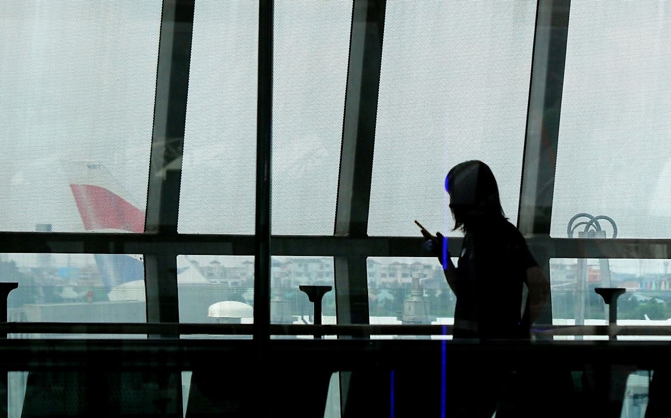 Calling up friends and family is a great way to spend time at the airport. Image credit: www.publicdomainpictures.net