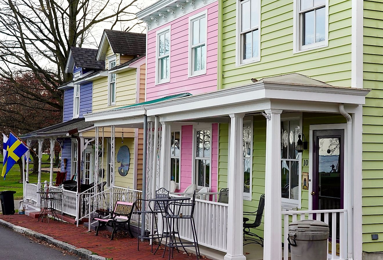  The New Castle Historic District and the First State National Historic Park is filed with colonial era homes, iconic buildings, roads and historic markers. Image credit: George Wirt via Shutterstock. 