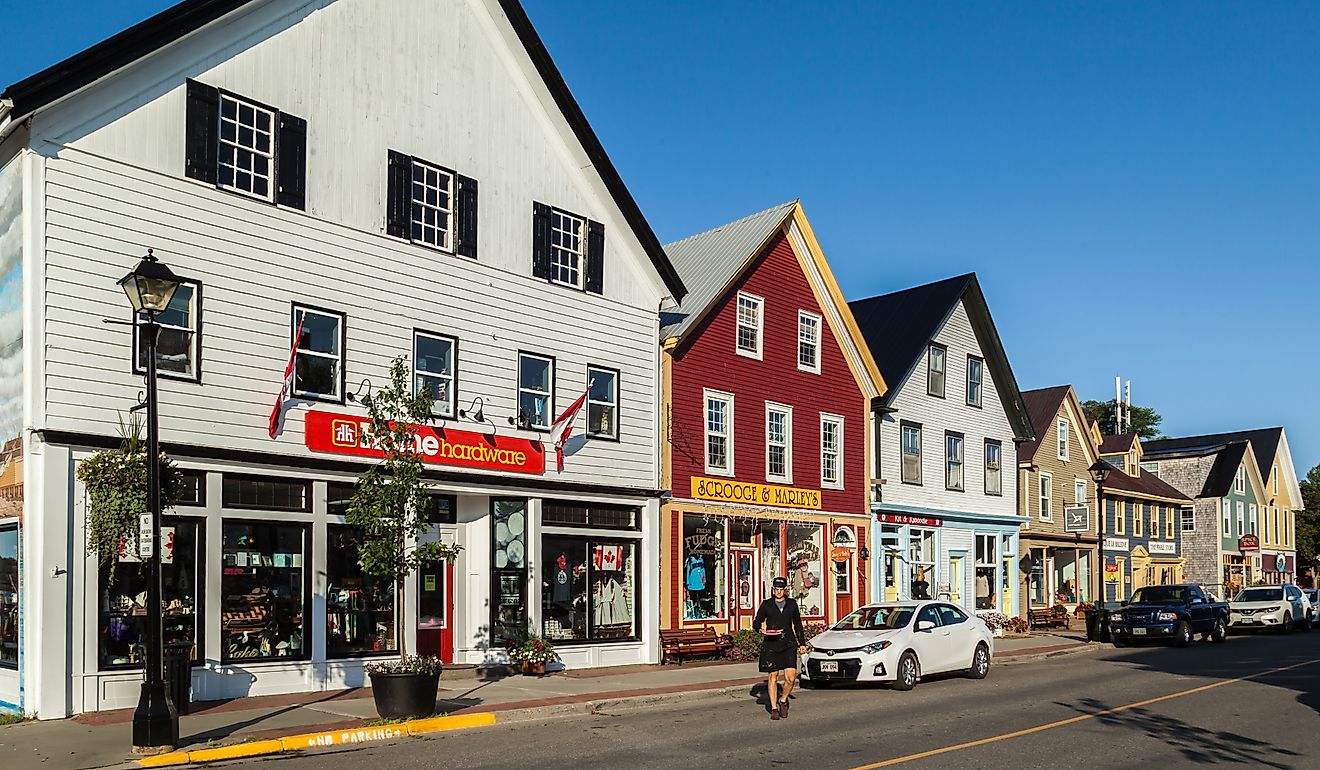 Street view of St. Andrews (St. Andrews By-the-Sea) in New Brunswick, Canada, via JHVEPhoto / Shutterstock.com