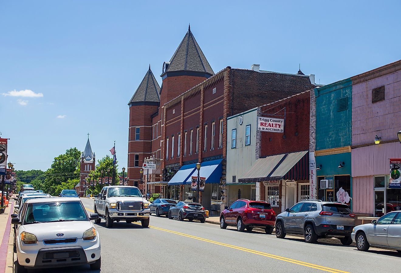 Downtown Cadiz, Kentucky. Image credit Ruth Ann Photos via Shutterstock