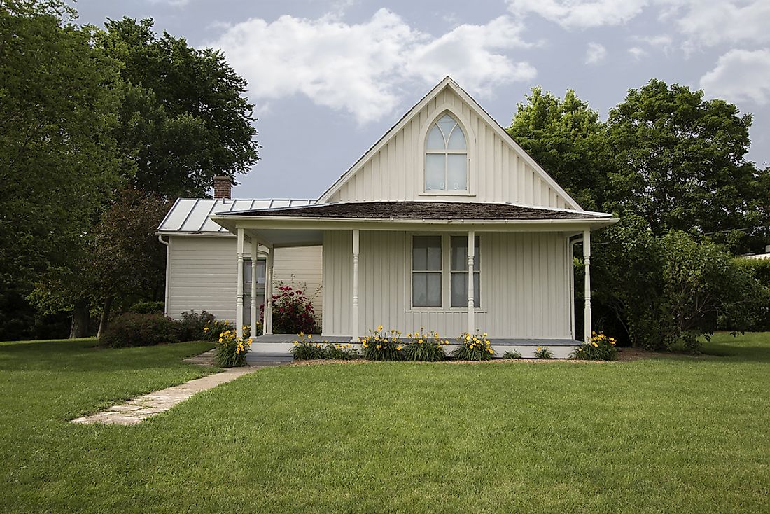 Editorial credit: Scott Cornell / Shutterstock.com. The house that was used as the backdrop from the American Gothic painting.