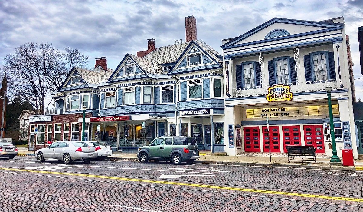 Peoples Bank Theatre in downtown Marietta, Ohio. Image credit Wendy van Overstreet via Shutterstock