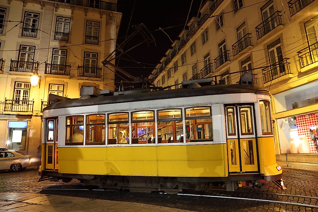 Streetcars were instrumental in the early development of urban areas. 