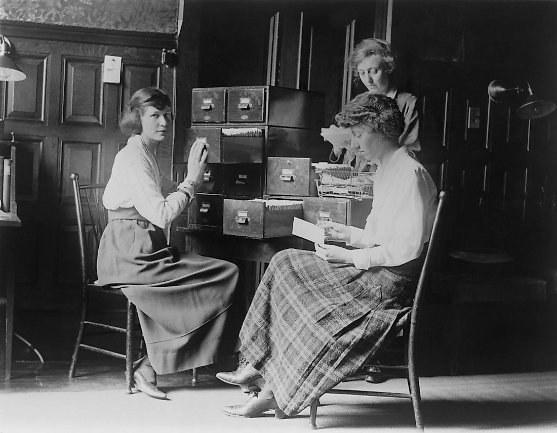 Members of the National Women's Party in Washington, DC. Editorial credit: Everett Historical / Shutterstock.com