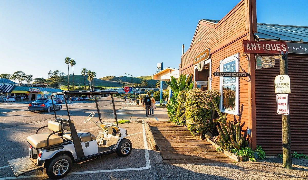 Downtown street in Cayucos, California. Image credit HannaTor via Shutterstock