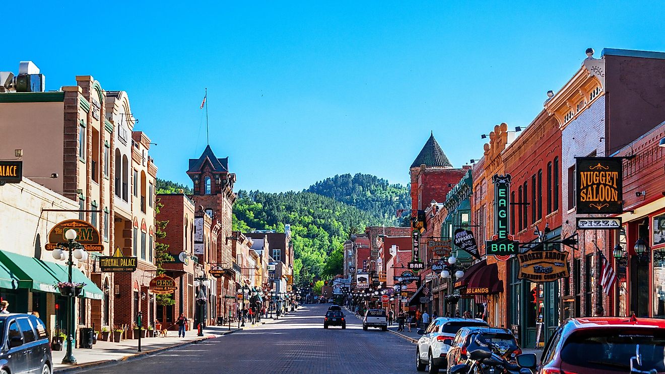 Deadwood, South Dakota - Crowded historic downtown main street