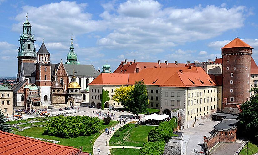 A picturesque view of the Wawel Castle and Cathedral.