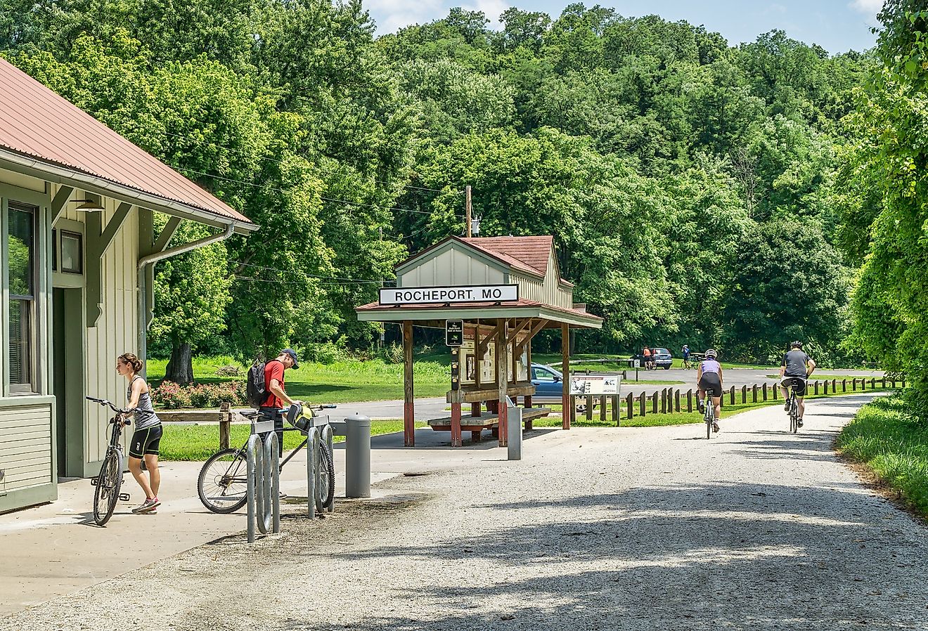 Cyclists at Rocheport, Missouri station on Katy Trail. Image credit marekuliasz via Shutterstock.com