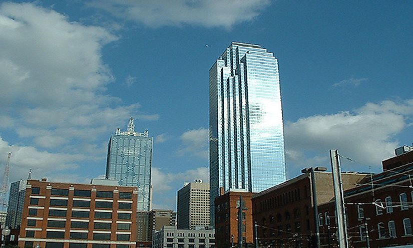 The 921 feet tall and 72-storied Bank of America Plaza is the tallest building in Dallas.