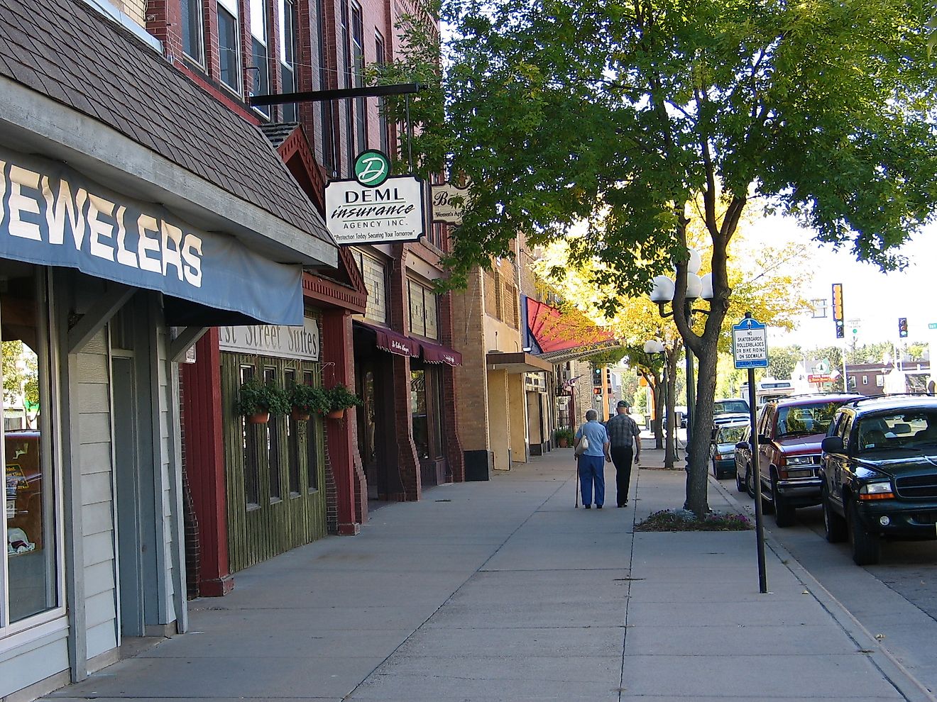 A street in Little Falls, Minnesota, By Dustin Simmonds, CC BY 3.0, https://commons.wikimedia.org/w/index.php?curid=34309052