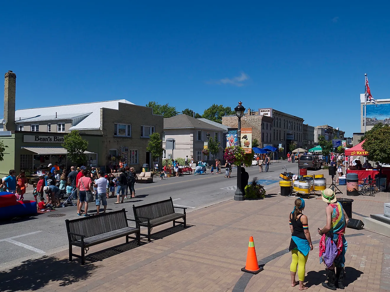 Queen Street in Kincardine, Ontario. By JustSomePics - Own work, https://creativecommons.org/licenses/by-sa/3.0, https://commons.wikimedia.org/w/index.php?curid=27613294