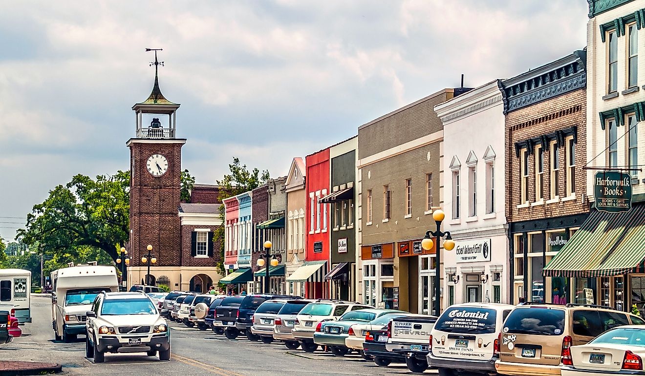 A view looking down Front Street in Georgetown, South Carolina. Image credit: Andrew F. Kazmierski / Shutterstock.com.