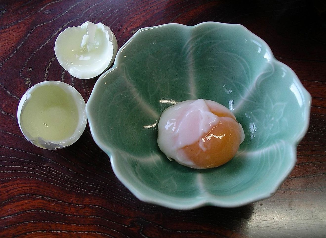 Onsend tamaga at Minshuku Korakuen, Nagano. Image credit: Blue Lotus from Jigokudani Onsen, Nagano/Wikimedia.org