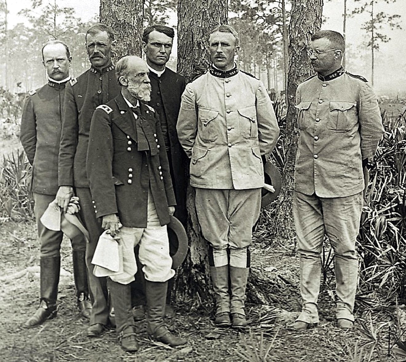 Theodore Roosevelt and officers. Image credit: Underwood & Underwood / Public domain