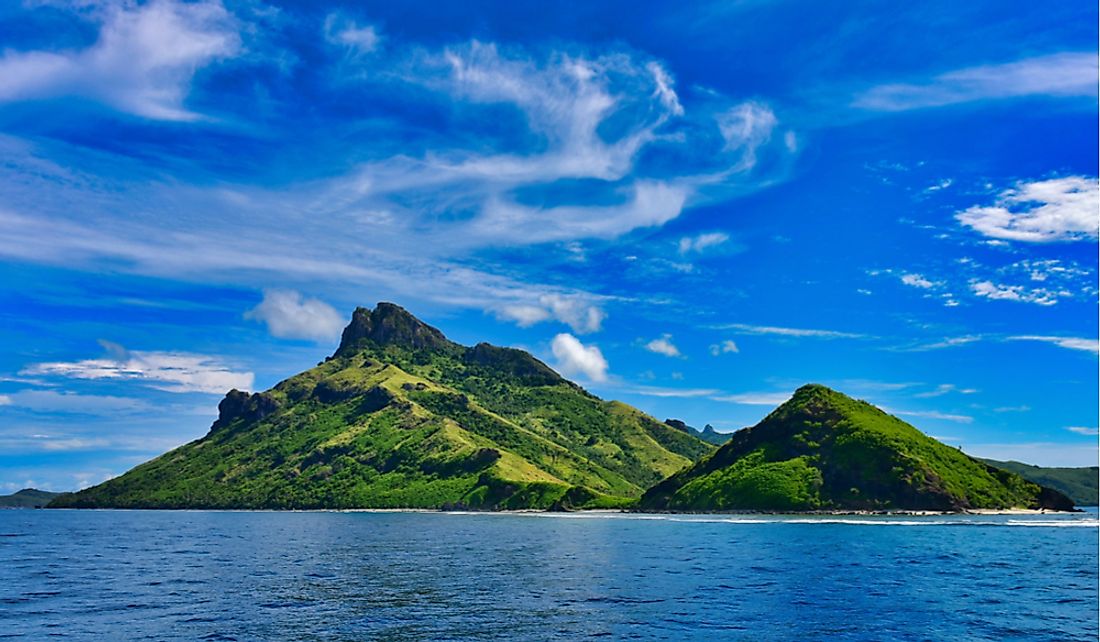 The Fijian archipelago has many inhabited and uninhabited islands and islets.
