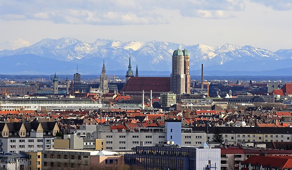 Foehn wind blowing over Munich from the Bavarian Alps.